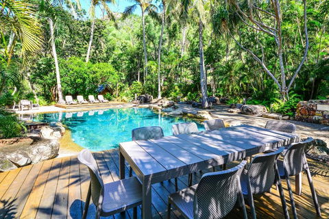 POINCIANA 101 HAMILTON ISLAND CENTRALLY LOCATED 3 BEDROOM, Plus BUGGY!! - Accommodation Rockhampton 1