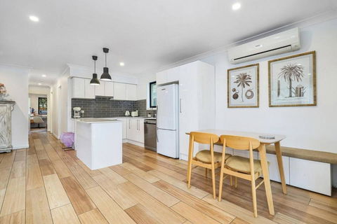 Pool House Hideaway - Accommodation Rockhampton 3