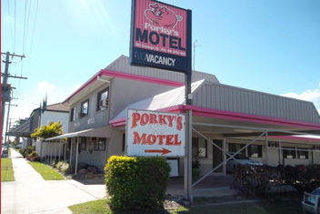 Porky\'s Motel Rockhampton with Accommodation Rockhampton