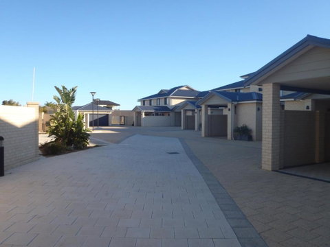 Port Denison Beach Resort - Accommodation Rockhampton 3
