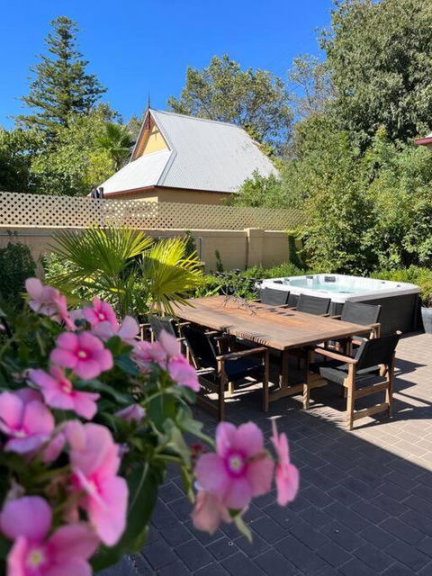 Porters Cottage Oasis - Accommodation Rockhampton 0