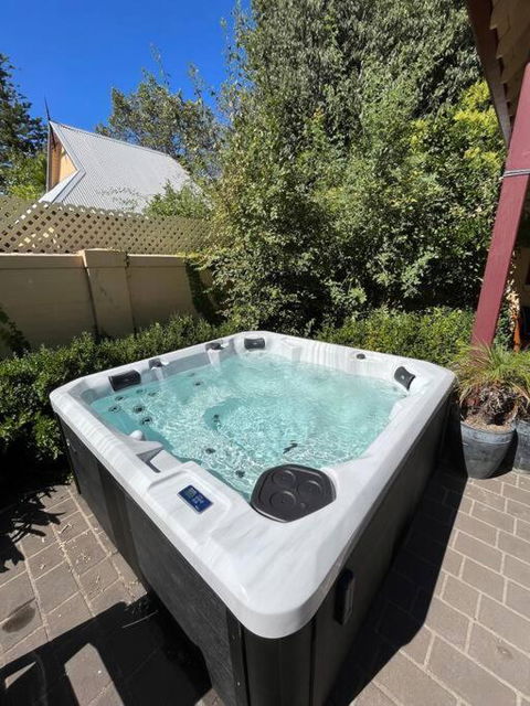 Porters Cottage Oasis - Accommodation Rockhampton 1