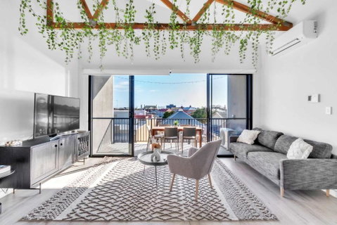 Portside Paradise - Steps Away From The Port - Accommodation Rockhampton 0
