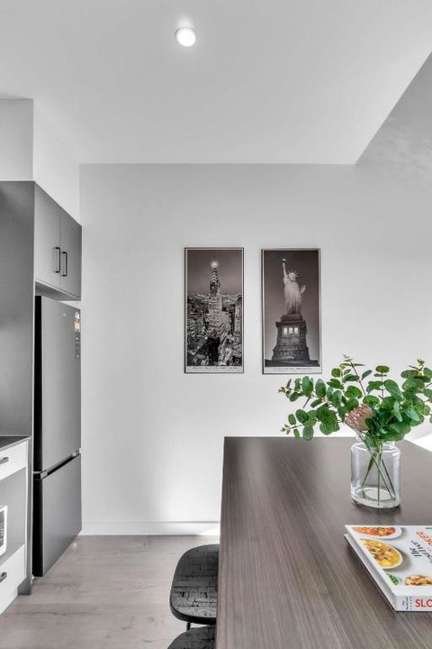 Portside Paradise - Steps Away From The Port - Accommodation Rockhampton 1