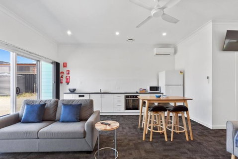 Port Lincoln Shark Apartment 6 - Accommodation Rockhampton 1
