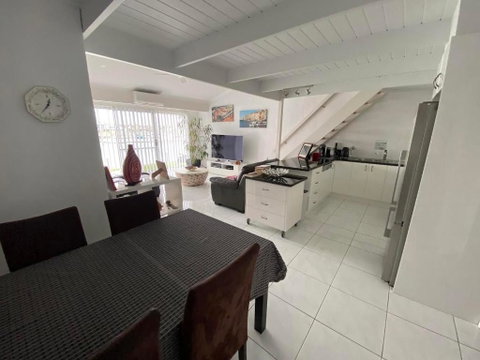 Port Lincoln Marina Waterfront Apartment - Accommodation Rockhampton 2
