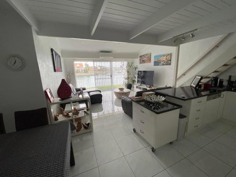 Port Lincoln Marina Waterfront Apartment - Accommodation Rockhampton 3