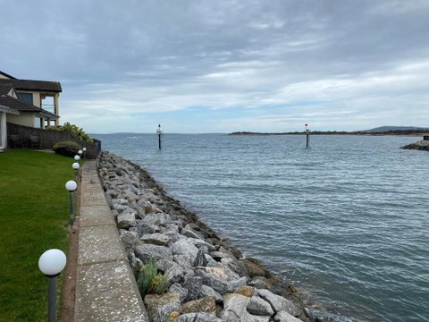 Port Lincoln Marina Waterfront Apartment - Accommodation Rockhampton 1