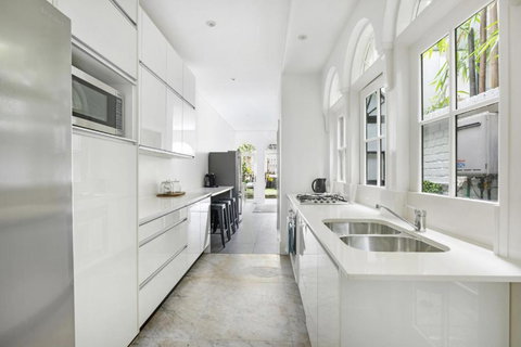 Pet Friendly Paddo Terrace - Accommodation Rockhampton 2