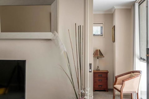 Quiet Apartment In Braddon ACT - Accommodation Rockhampton 1