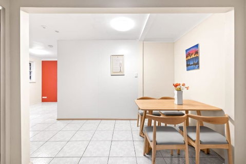 Quaint Queen Room In Pymble - Private Spot - Shared Bathroom - Accommodation Rockhampton 3