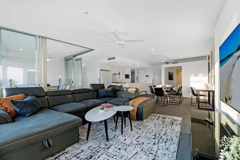 Q Tower Apartments In Surfers Paradise - From Level 3 - Self Contained & Privately Managed - Wow Stay - Accommodation Rockhampton 3