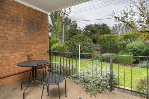 Quiet 2BR Apartment With Garden Views In Griffith - Accommodation Rockhampton 1