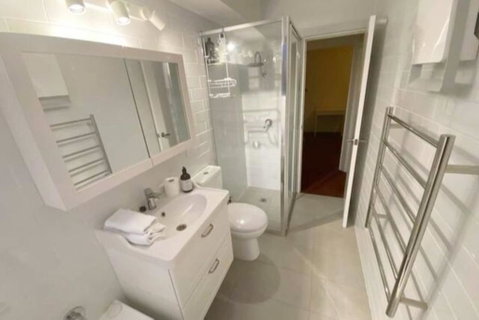 Quiet 2BR Apartment With Garden Views In Griffith - Accommodation Rockhampton 3