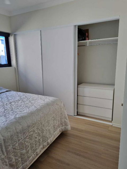 Private Bedroom And Bathroom In A Shared Apartment - Accommodation Rockhampton 1