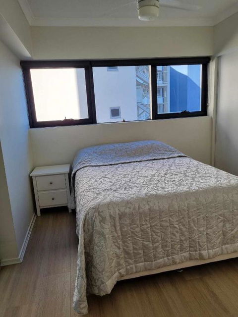 Private Bedroom And Bathroom In A Shared Apartment - Accommodation Rockhampton 2