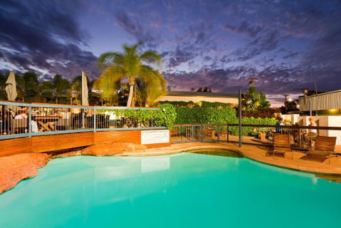 Potshot Hotel Resort - Accommodation Rockhampton 2