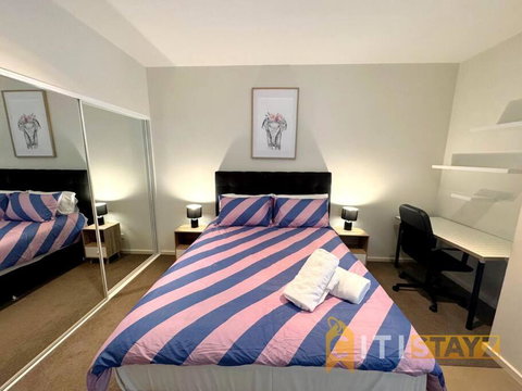 Pretty Penthouse - Close To ANU - Accommodation Rockhampton 3