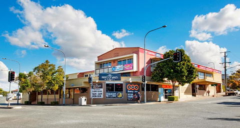 Prince Of Wales Hotel - Accommodation Rockhampton 0