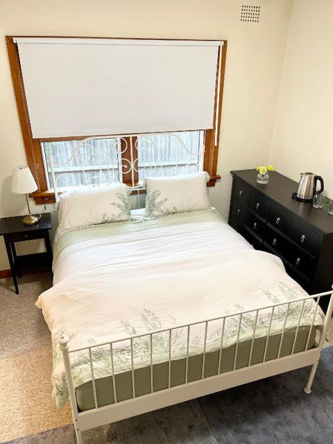 Private Bath Ensuite Room Eastwood/MQ Uni Park - Accommodation Rockhampton 1