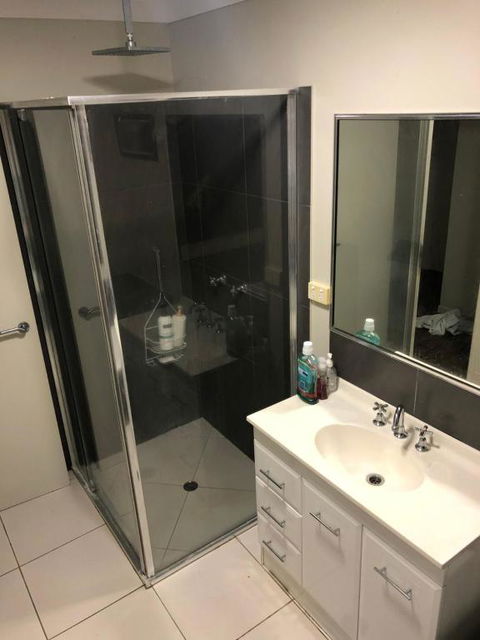 Private Bedroom Getaway - Accommodation Rockhampton 2