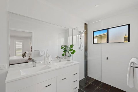 Private Mudjimba Beach Abode - Accommodation Rockhampton 2