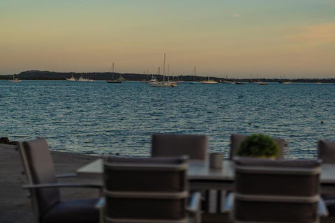 Private Paradise With Stunning Views - Accommodation Rockhampton 3