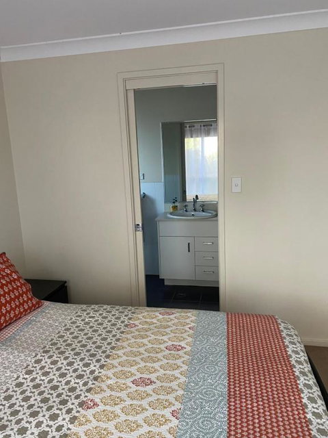 Private Room With Ensuite And Parking Close To Wollongong CBD - Accommodation Rockhampton 2