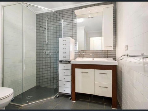 Private Room With Shared Washroom Only In 3bhk Apartment - Accommodation Rockhampton 2