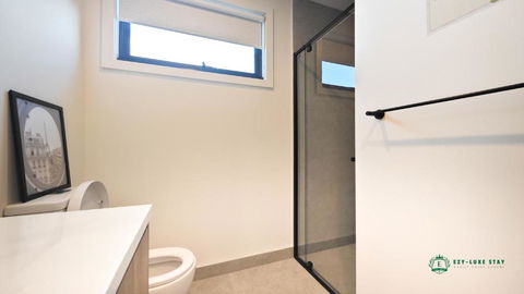 Private Suite With Queen Bed TV - Room 11 - Accommodation Rockhampton 1