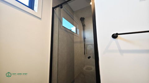 Private Suite With Queen Bed TV - Room 11 - Accommodation Rockhampton 3
