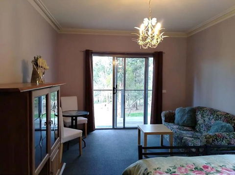 Purple House - Corner Spa, Views And Wildlife - Accommodation Rockhampton 3