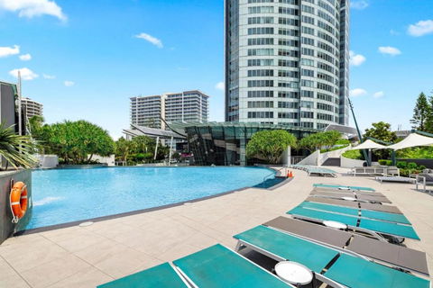 Q Tower At Surfers Paradise - From Level 3 - Private & Self Contained Apartments - Accommodation Rockhampton 0