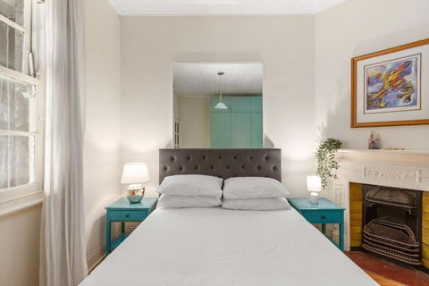 Quaint 3-Bed Heritage Home In The Heart Of Sydney - Accommodation Rockhampton 0