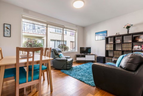 Quaint & Homey Ripponlea Flat - Accommodation Rockhampton 0