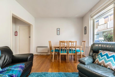 Quaint & Homey Ripponlea Flat - Accommodation Rockhampton 2