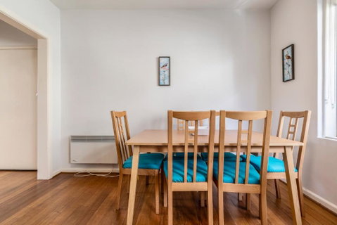 Quaint & Homey Ripponlea Flat - Accommodation Rockhampton 3