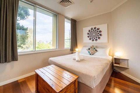 Quaint Auchenflower 1B1B Apt W Parking Close To UQ - Accommodation Rockhampton 0