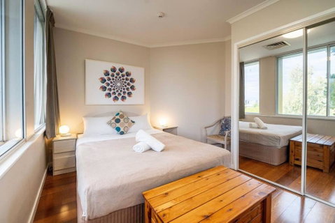 Quaint Auchenflower 1B1B Apt W Parking Close To UQ - Accommodation Rockhampton 3
