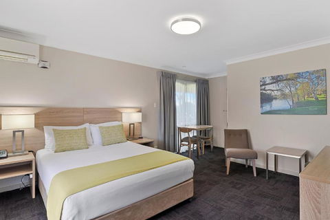 Quality Inn Carriage House - Accommodation Rockhampton 0