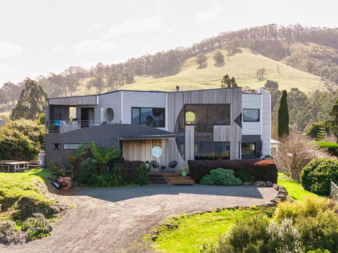 Quarry Hill Lookout - Accommodation Rockhampton 0
