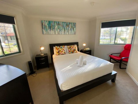 Quiet 2 Bedroom Apt In The Heart Of Old Kingston - Accommodation Rockhampton 2