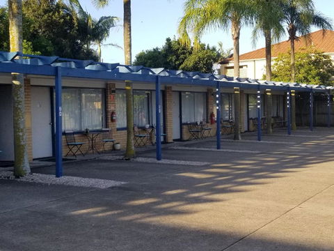 Raceways Motel - Accommodation Rockhampton 0
