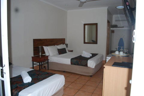 Rainforest Motel - Accommodation Rockhampton 1