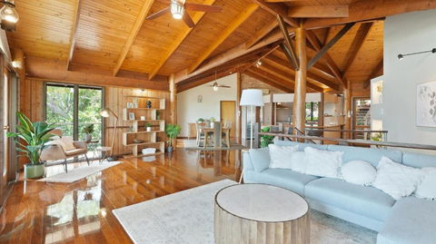 Rainforest Treehouse Sanctuary - With Ocean Views - Accommodation Rockhampton 1