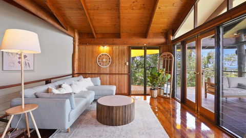 Rainforest Treehouse Sanctuary - With Ocean Views - Accommodation Rockhampton 3