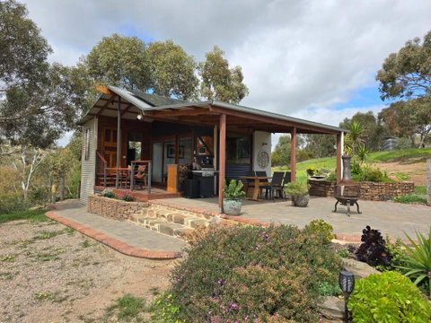 Rainshadow Retreat - Accommodation Rockhampton 0
