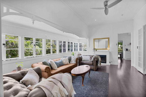 Rambling Roses - Accommodation Rockhampton 3