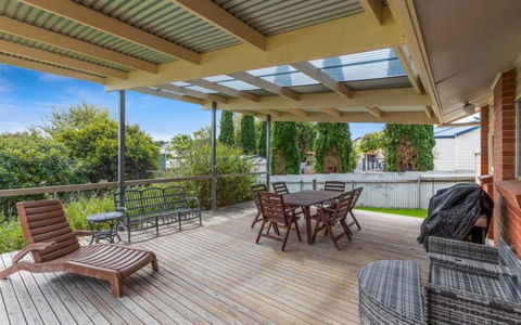 Ratties Residence 6 Carnegie St Port Ellliot - No Linen Included - Accommodation Rockhampton 0