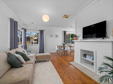 Read Place Retreat - Accommodation Rockhampton 1